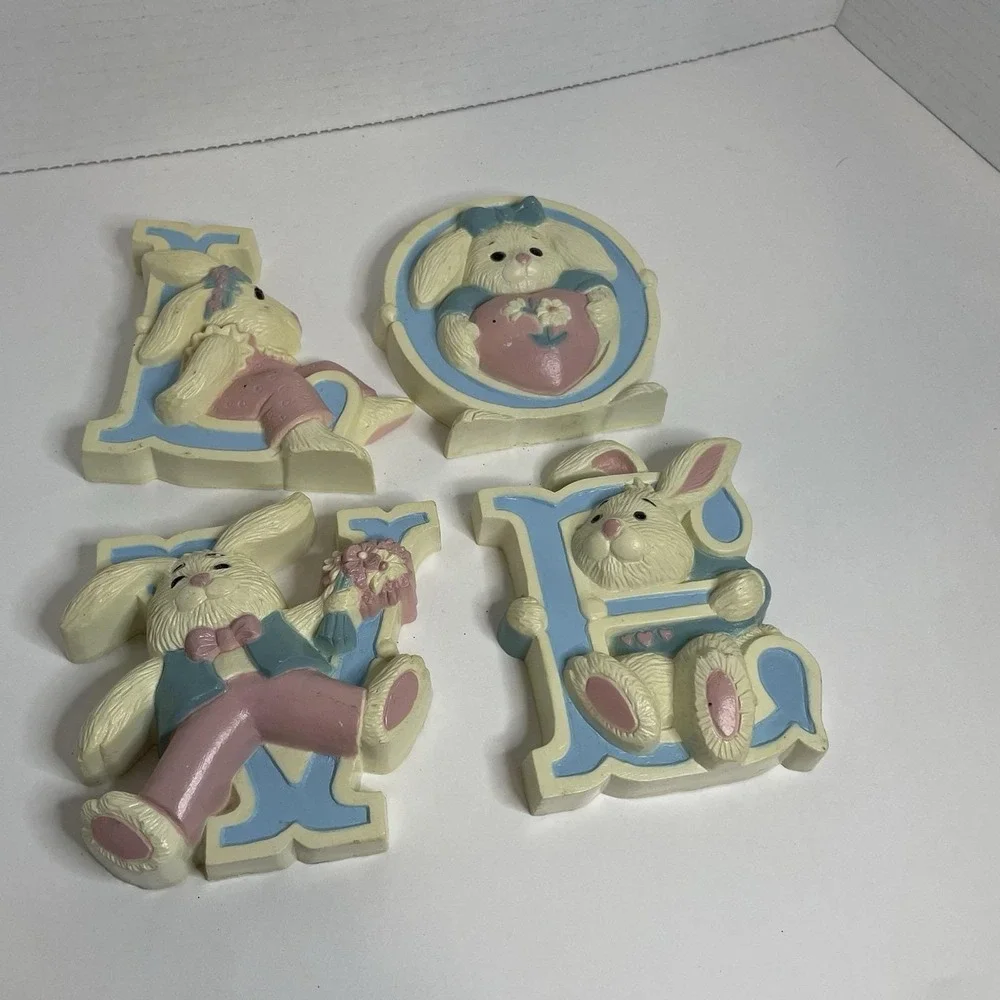 Burwood Nursery Plastic Wall Decoration Ivory Pink Blue LOVE Bunny Rabbit 1991